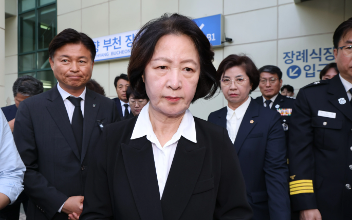 "사과 바라시니까"…추미애의 '2차 막말'에 민주당 중진도 등 돌렸습니다