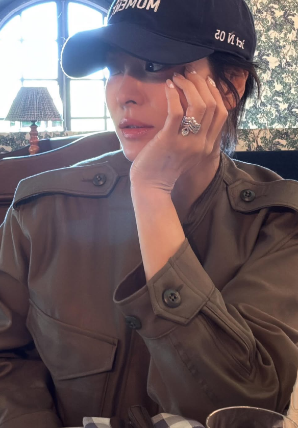 "얼굴만 보면 레전드인데…" 송혜교가 모자까지 눌러쓰자 달라진 분위기