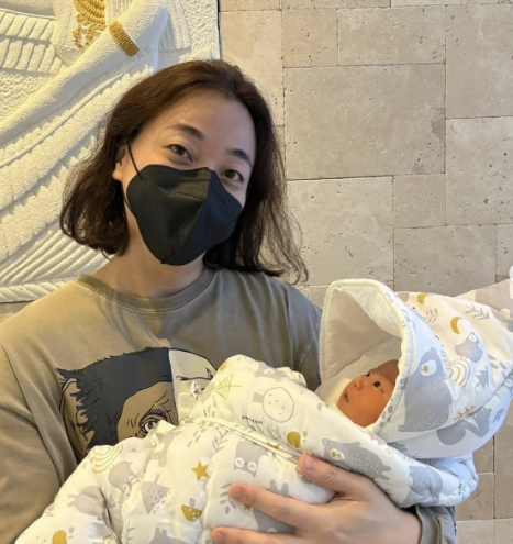 "월 100만 원으로 딱 1년 버틴다?" 넉살, 두 아들 키우며 터뜨린 소신 발언에 누리꾼 갑론을박 ....