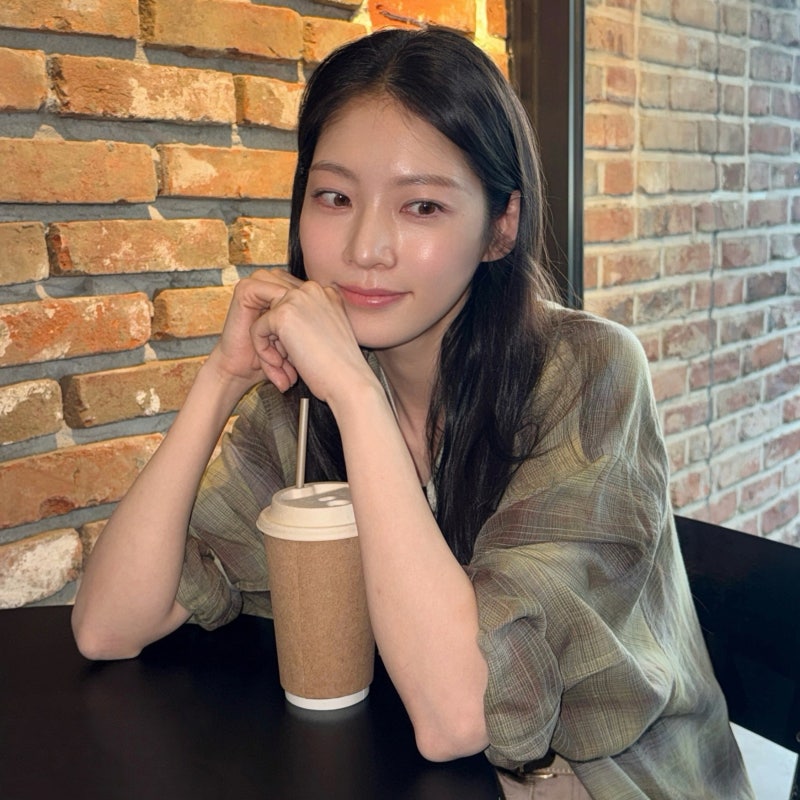 "이 집안 미모가 보통이 아니네.." 정연 친언니 공승연의 가을 데일리룩