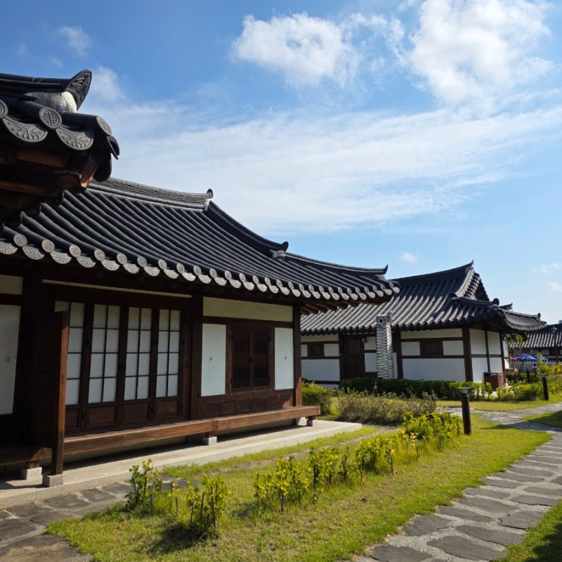 고즈넉한 한옥 풍경이 예쁜 강릉 오죽헌한옥마을 독서관 숙박 후기