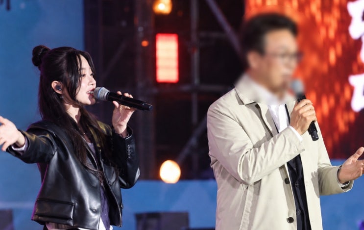 "갑자기 호명됐다" <b>김민석</b>, 흰 노래 끊고 무대 인사…사흘 만에 사과