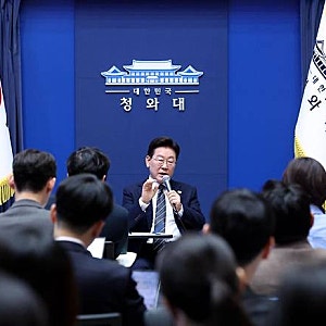 이재명 대통령 "한국 주식시장 여전히 매우 저평가… 급등 후 조정은 불가피"