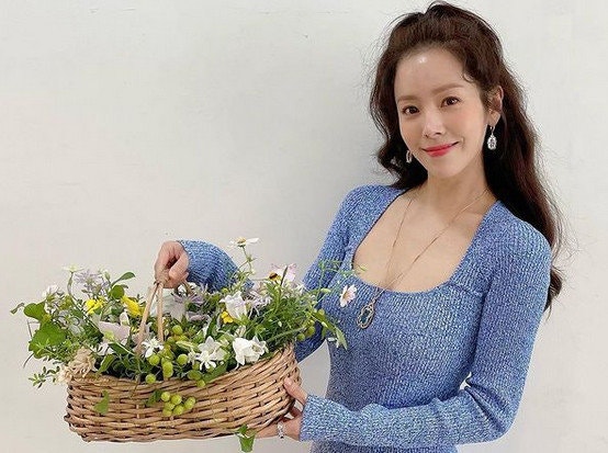 한지민, 오랜만의 스크린 복귀설엔 다들 '설마' 했는데… 결국 구교환과 손잡았다는데