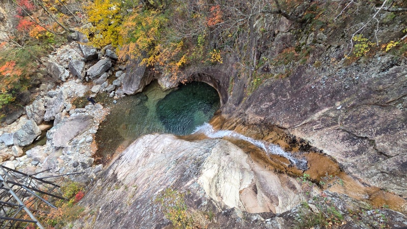 2박3일 단풍여행-설악산천당폭포,양양 동산해변차박, 법수치계곡과 부연동길 드라이브 26.10.1....