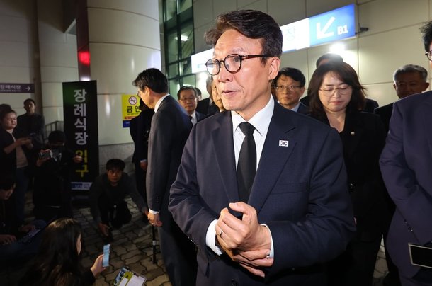<b>응급</b>환자 <b>주차</b><b>구역</b>까지 논란, 왜 이런 특권의식이 반복될까…국민....