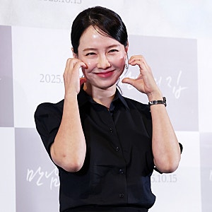 송지효 '100일의 거짓말' 박진영 사라진 양어머니로 등장, 4회 회상신서 짧은 목소리 공개