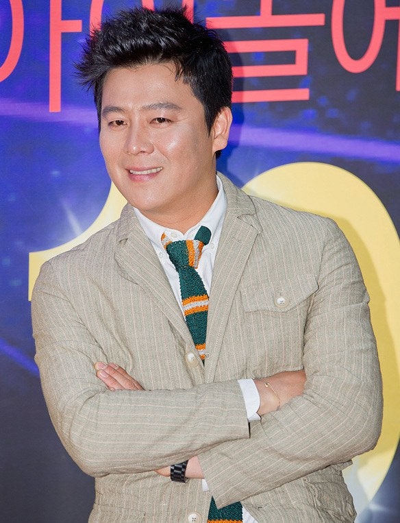 '해변의 여인' 쿨 이재훈, 제주 애월에서 눈 치우던 여름 남자가 20개 도시를 매진시키기까지