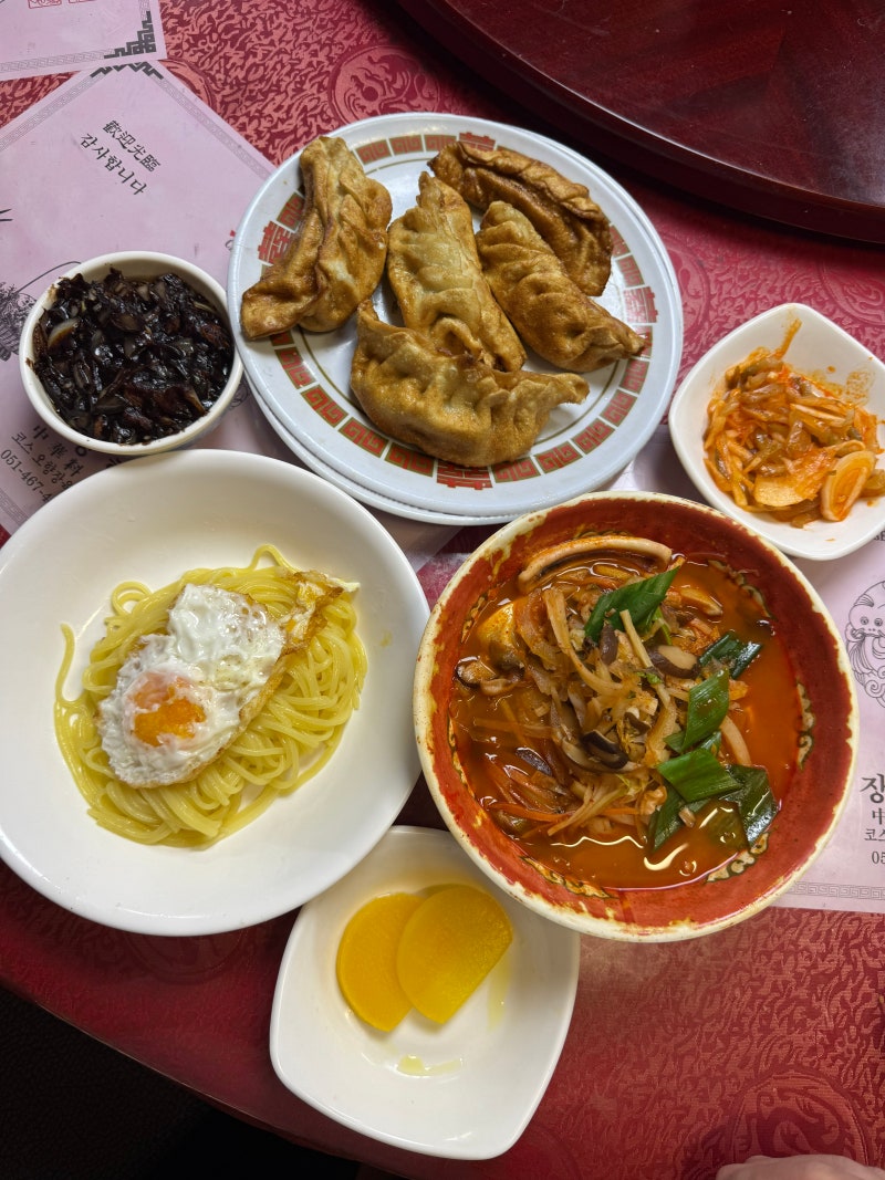부산역 차이나타운 영화 올드보이 군만두 맛집 장성향