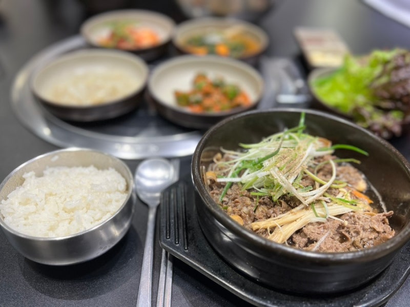 [부산대맛집] 매장 앞 바로 주차하고 한 끼 하기 좋은 부산 온천장 점심 밥집, 두남축산 & 식....