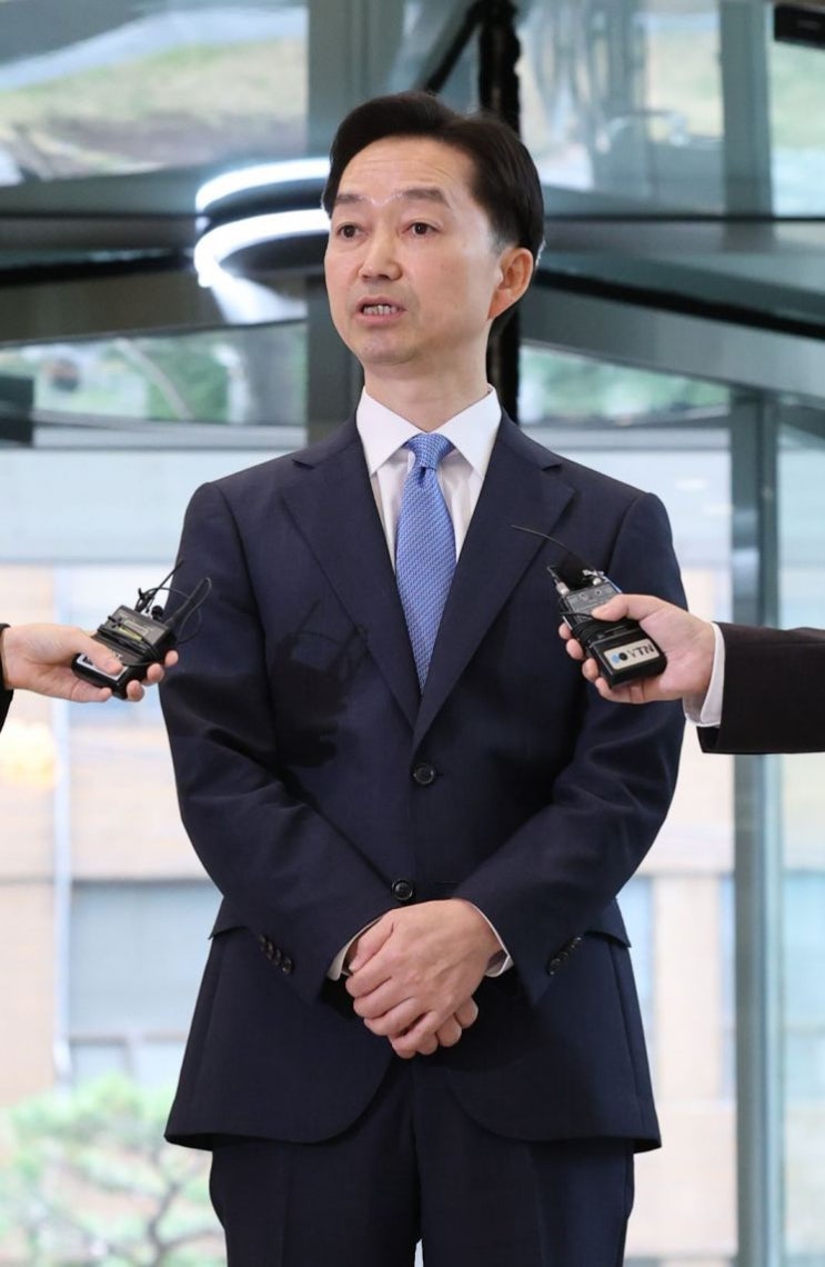<b>김지용</b> 중수청장 첫 도어스테핑 “<b>수사 정치화 청산</b>” 첫 구속영장....