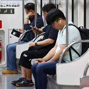 CNN이 주목한 서울 지하철의 경쟁력, 온열 좌석부터 5G 통신까지 (+ 청결, 안전, 편의시설 분석)