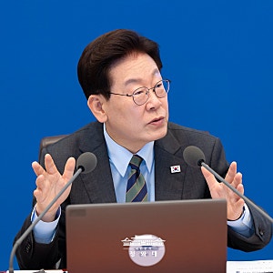 이 대통령 "지금 비상 시기···주택 공급기간 당겨야"