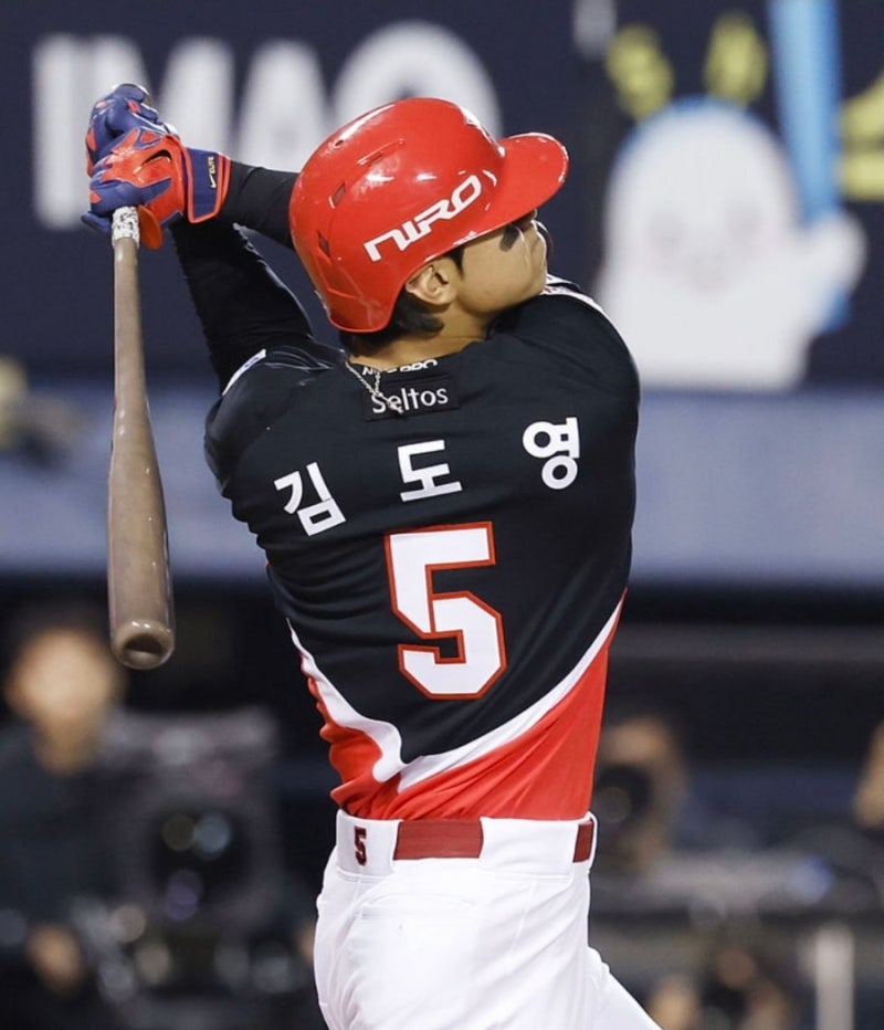 2026 KBO 준플레이오프 3차전 기아 13:1 승리 플레이오프 진출. 슈퍼스타 김도영 만루홈런. MVP 시....