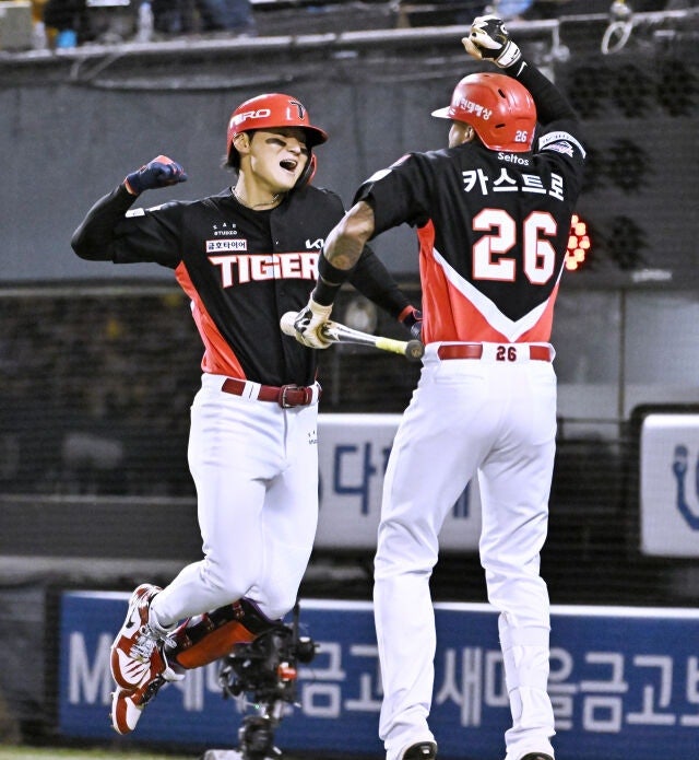 "엘지워버려~!" 김도영 145m 만루포, KIA 3전 전승 PO행의 순간