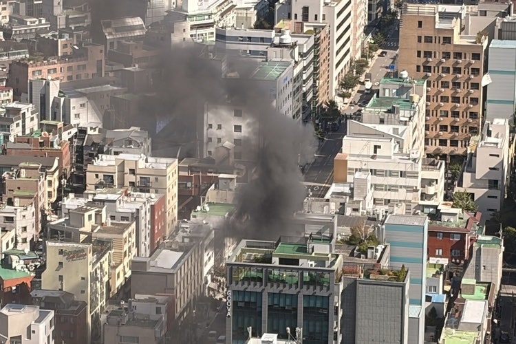 [속보] 강남 역삼동 빌딩 2곳서 7분 간격 동시다발 화재… 30대 여성 심정지·18명 부상