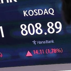 “삼전닉스 왜 이래요?” 코스피 4%대 급락에 개미들 손이 떨린다