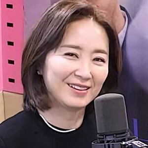 50대 후반 피부 맞아? 윤유선 동안 비결 레이저 고주파 시술 노화 철학