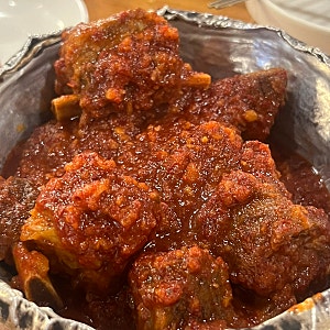 신사역 맛집에서 매운찜갈비에 밥 세 그릇 먹은 후기, 신사동인동 소갈비찜