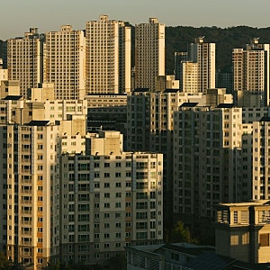 서울 아파트 월세 51% 첫 역전, 전세 27% 급감… 내 주거비는?