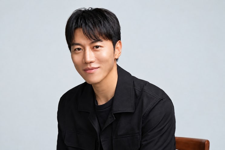 배우 <b>음문석</b>, 2027년 <b>1월</b> 모델 연인과 <b>결혼</b>…오랜 열애 끝에 품절남 ....