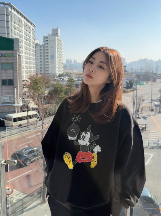 <b>강소라 무협</b>소설 작가였다? 비연신검 줄거리와 290만뷰 화제