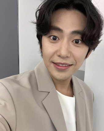 주몽 배우 <b>안용준</b>, <b>사기</b> 사문서위조 혐의 <b>피소</b>… 고소인 측 <b>4억대</b> 피....
