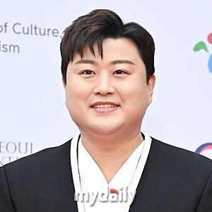 가석방 김호중, 발목 수술 후 재활 중…복귀 계획 아직 없다는 근황