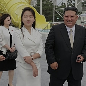 김정은 뇌출혈 사망설 확산 베이징 긴급 이송 주장부터 최근 공개활동까지 총정리