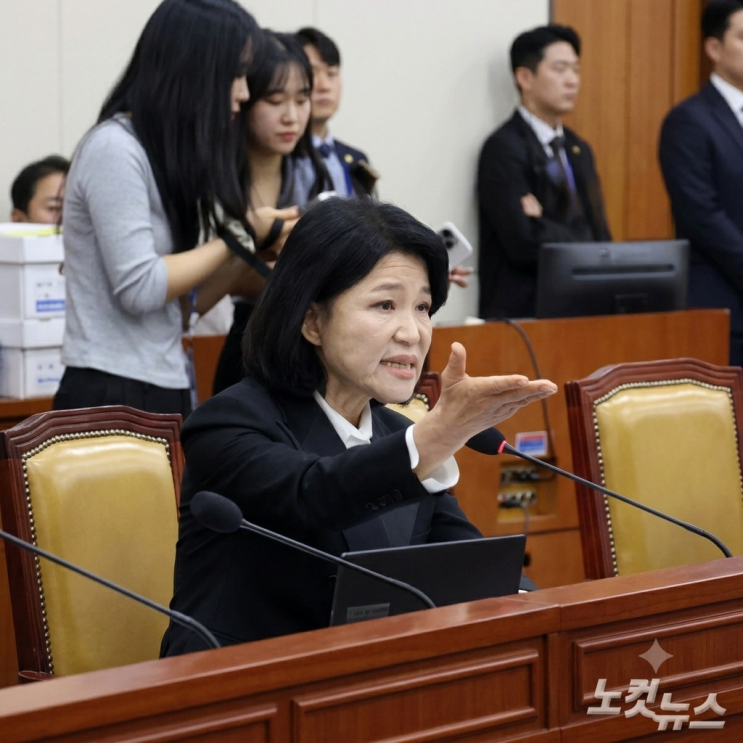 [속보] <b>헌재</b>, 이진숙 손 들어줬다! '국정감사 <b>제척</b>' 가처분 전격 일부....