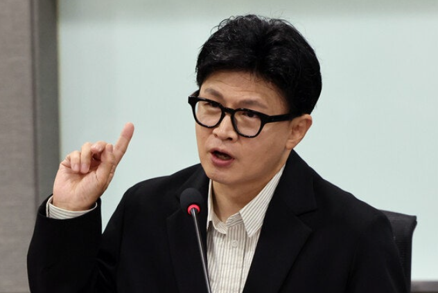 [속보] <b>차기 대선</b> 후보 <b>적합도</b> '<b>한동훈</b> 1위'…오세훈 2.1%p 급상승, 김....