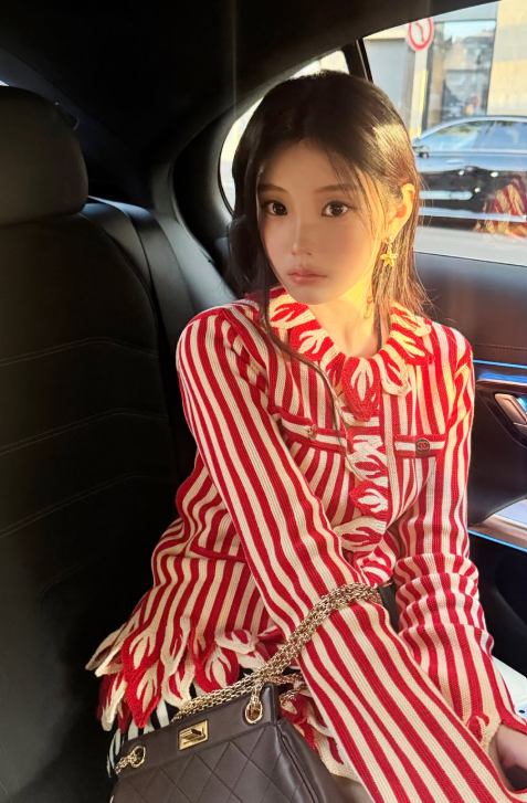 [연예] 샤넬이 두 번 부른 만 19세! 아일릿 원희 서울 공방 쇼부터 파리 그랑 팔레 패션위크까....