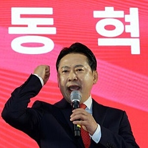 장동혁, 과거 ‘술자리 욕설 녹취’ 파문 일파만파… 장대표 측 “명백한 불법” 민·형사상 ....