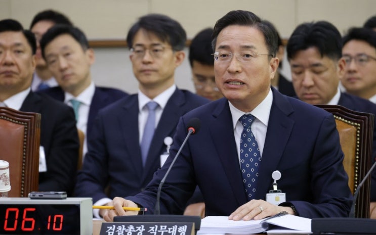 <b>이정현</b> “공소 취소 검토 지시한 적 없다”광역·지방공소청장 지시....
