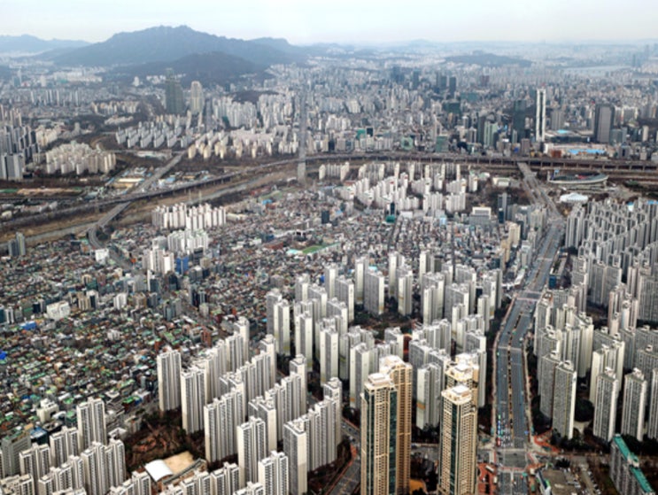 <b>서울 아파트</b> 1년 새 15.5% 올랐다는데, 강남3구만 11주째 역주행하더니....