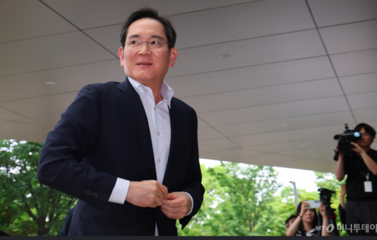 "백덤블링 돌아봤자 뚜껑도 못 여는데?" 삼성이 <b>로봇</b>판을 뒤집는 법