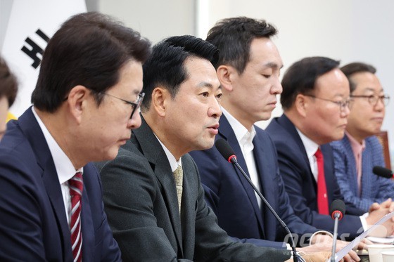 장동혁 국민의힘 대표 “<b>이재명</b> 대통령의 자주 <b>발언</b>은 반미·종북…....