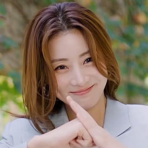회사도 우려했다는 강소라의 무협 강의…290만 뷰 넘기더니 “중국 진출”까지?