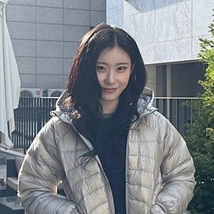 손나은 경량패딩, 아직 못 구했다면? 휠라 에어플로우 실버 사이즈부터 구매 정보까지!