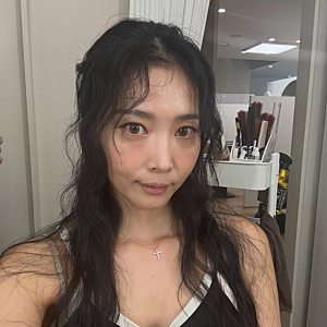 "46세인데 드레스핏 뭐야.." 재혼 후 웨딩드레스 공개한 오윤아