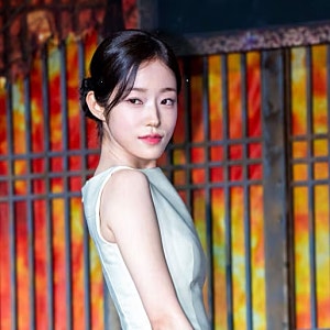 '이대 미대출신' 노윤서 13m 초대형 벽화 배우 김선영 극찬 [언니네산지직송3]