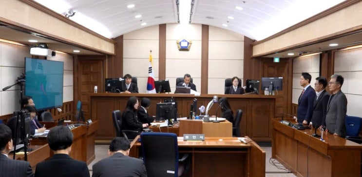 [시사비평] "공짜도 무죄, 대납도 무죄"… 조희대 사법부의 노골적인....