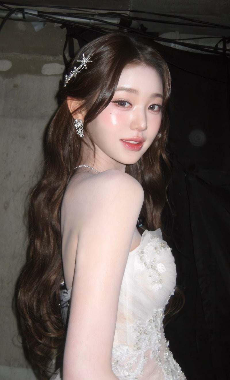 장원영 사주 : 천상 연예인 임오일주, 구설을 이겨내는 힘과 아이브 'Looks Can Kill' 컴백!