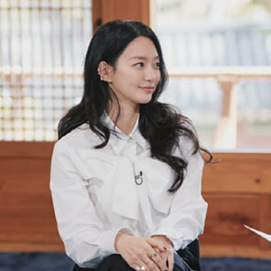 예능에서 웃겨야 한다던 신민아…6년 만에 다시 찾은 ‘유퀴즈’