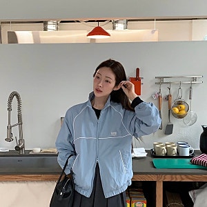차정원이 입은 바람막이, 마리떼 프랑소와 저버 하이넥