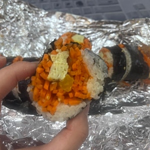 [전주 삼천동 맛집] 볶은 당근이 듬뿍 들어간 아삭아삭하고 고소한 당근 김밥  - 오선모 옛날....