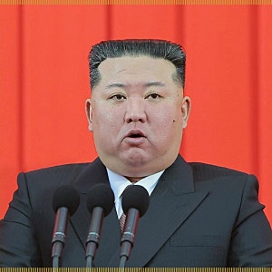 사망설’ 돌았던 김정은, 공개석상 등장…“최강의 군대 건설” 강조