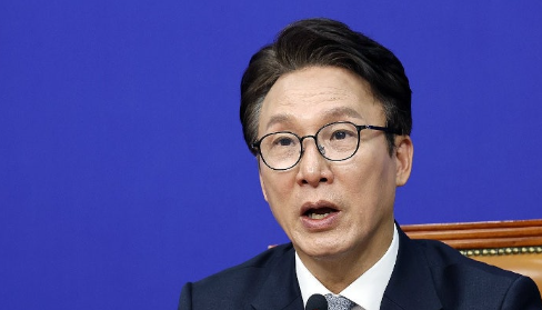 김민석 "<b>조희대</b> 탄핵, <b>국정조사</b> 포함해 원래 생각대로 차근차근"