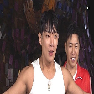 이준, 1000만 뷰 민소매 다시 입는다? 김종민 "자꾸 벗어"