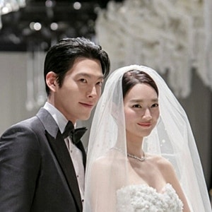 신민아가 김우빈 자랑하다 수줍어진 이유… 흔한 외모 칭찬과 "진짜 사랑의 표현"은 달랐다